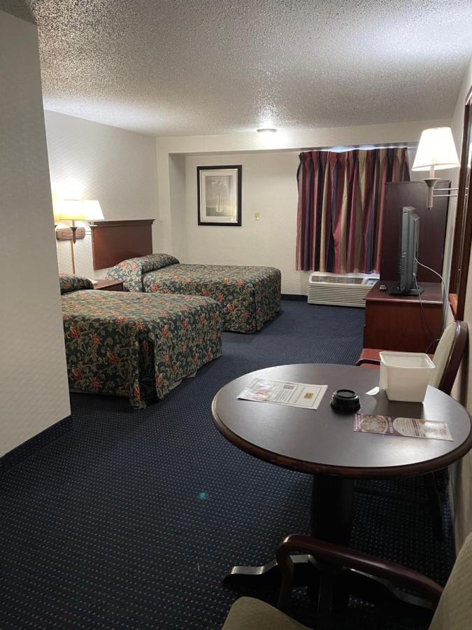 Budget Inn Temple Hills Bagian luar foto