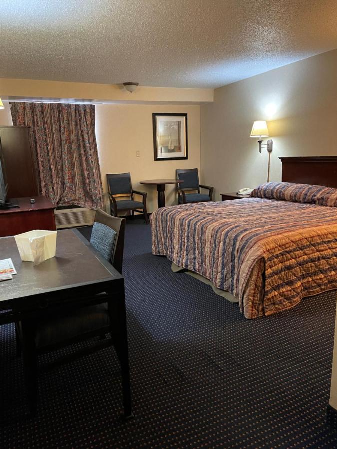 Budget Inn Temple Hills Bagian luar foto