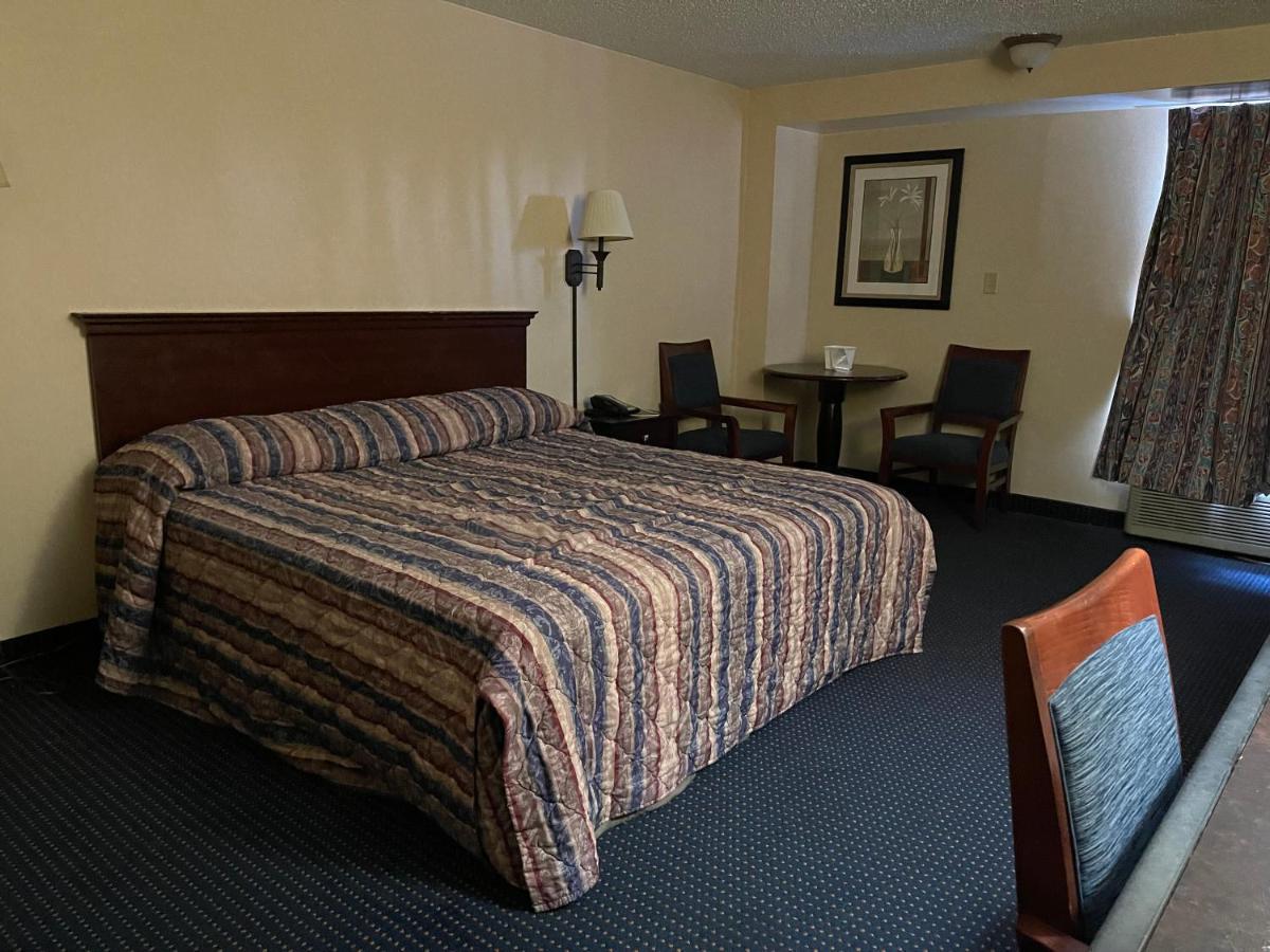 Budget Inn Temple Hills Bagian luar foto