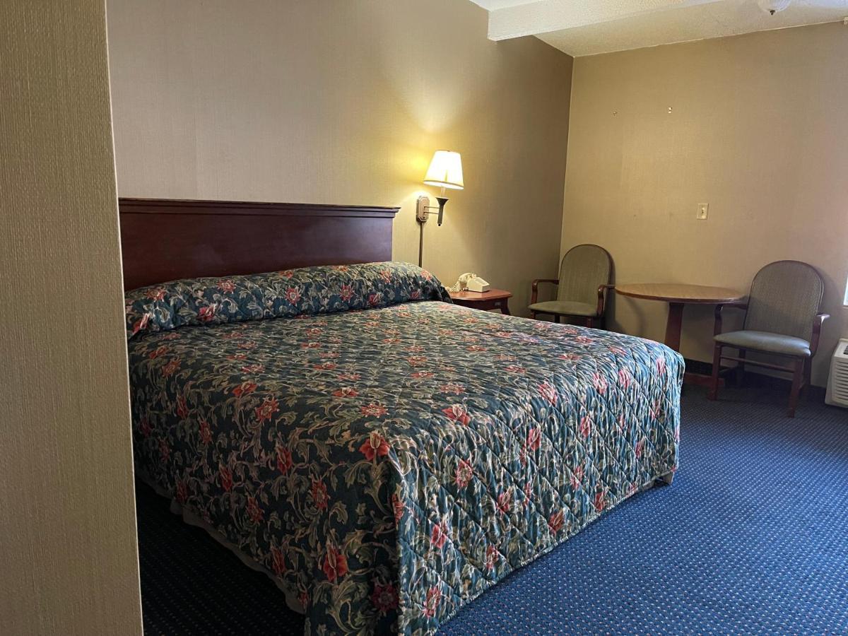 Budget Inn Temple Hills Bagian luar foto