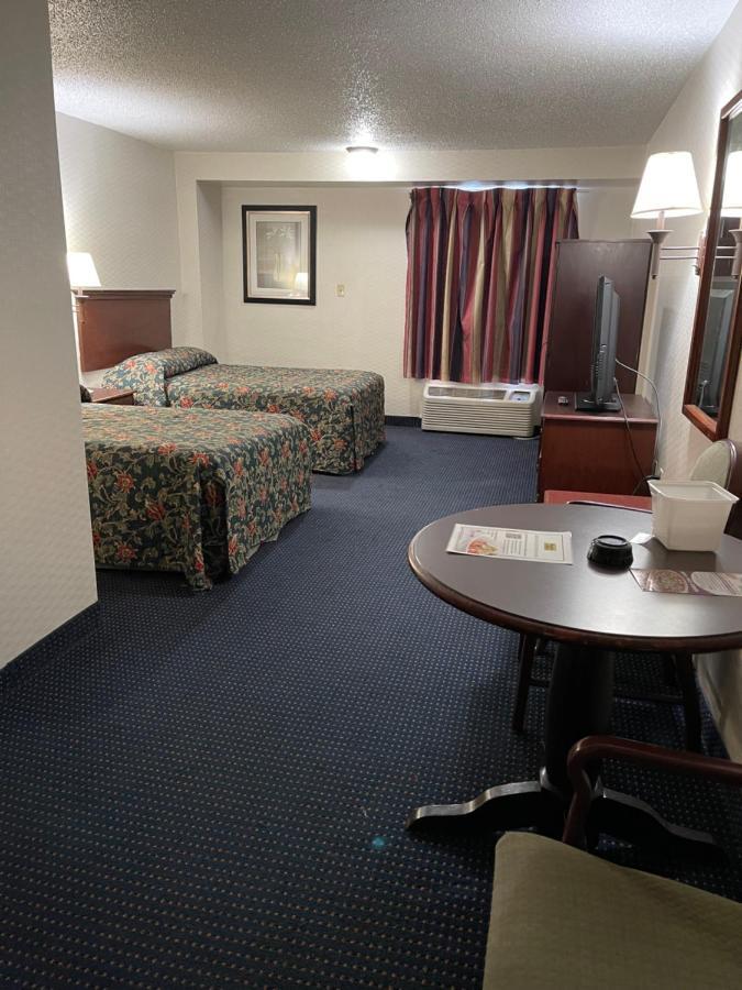 Budget Inn Temple Hills Bagian luar foto