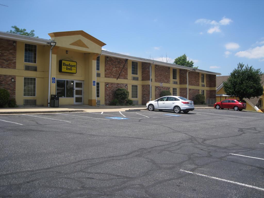 Budget Inn Temple Hills Bagian luar foto