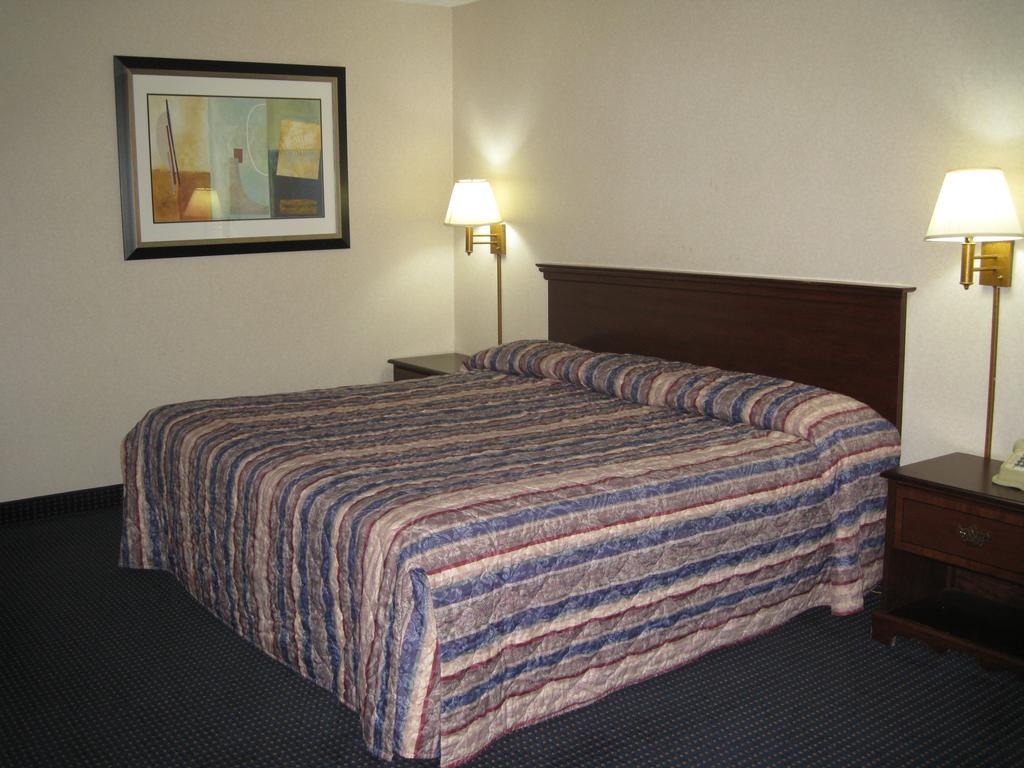 Budget Inn Temple Hills Bagian luar foto
